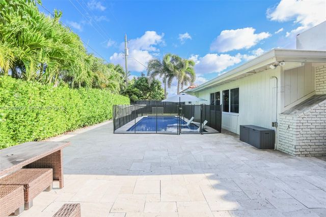 1707 NE 52nd St, Fort Lauderdale, FL 33334