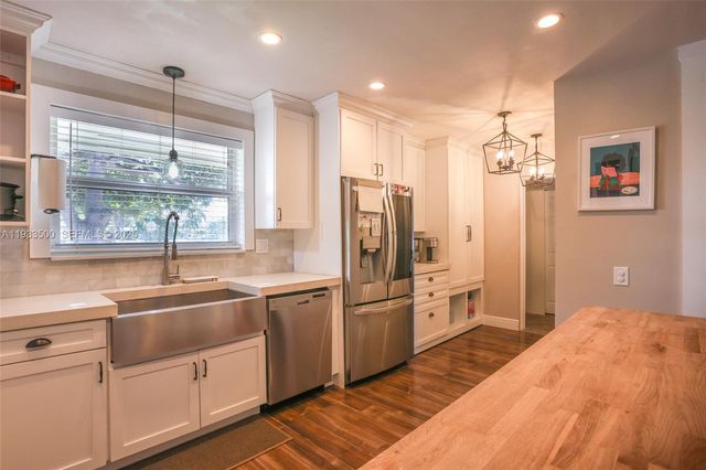 1707 NE 52nd St, Fort Lauderdale, FL 33334