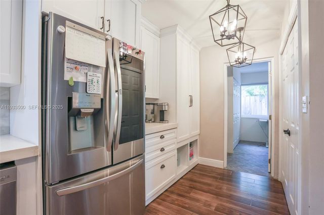 1707 NE 52nd St, Fort Lauderdale, FL 33334