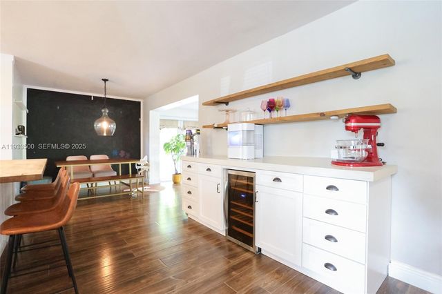 1707 NE 52nd St, Fort Lauderdale, FL 33334