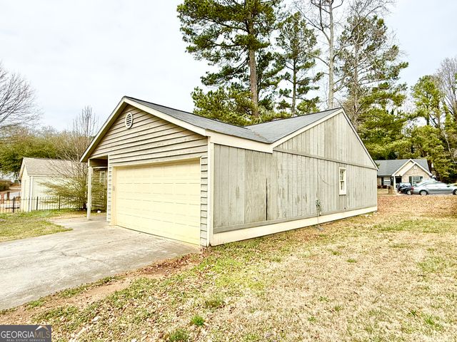 5370 Ridge Forest Drive, Stone Mountain, GA 30083