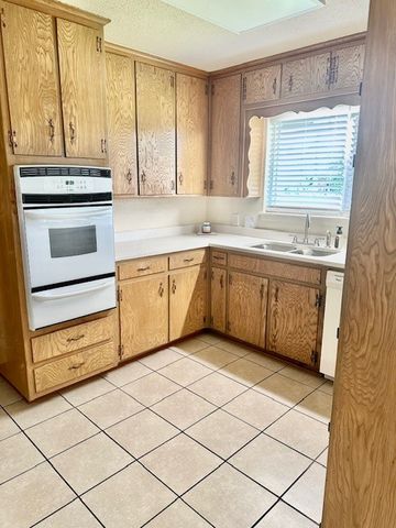 1100 N Lamb Street, Bowie, TX 76230