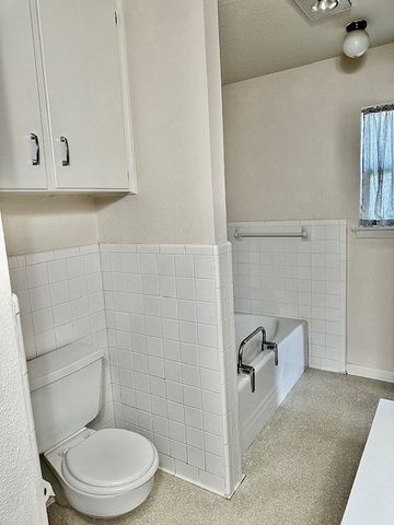 1100 N Lamb Street, Bowie, TX 76230
