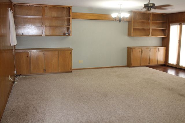 1100 N Lamb Street, Bowie, TX 76230