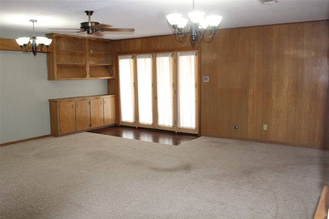 1100 N Lamb Street, Bowie, TX 76230
