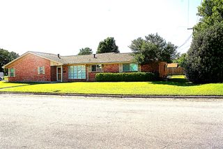 1100 N Lamb Street, Bowie, TX 76230