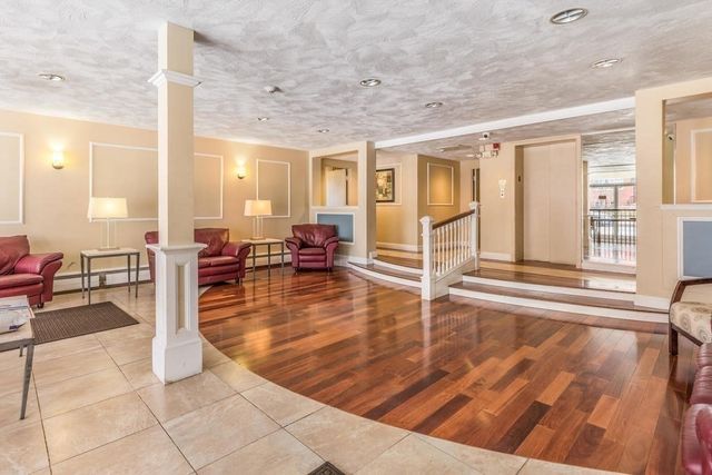 50 Green Street 114, Brookline, MA 02446