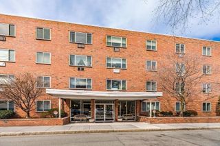 50 Green Street 114, Brookline, MA 02446