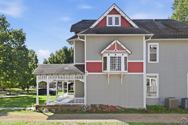 411 SW Greenwood AVE, Topeka, KS 66606