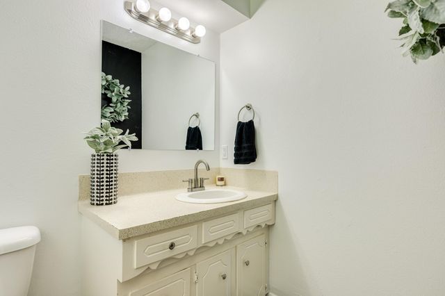 223 Avenue H, Brazoria, TX 77422