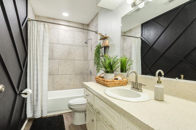 223 Avenue H, Brazoria, TX 77422