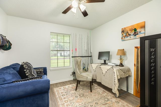 223 Avenue H, Brazoria, TX 77422