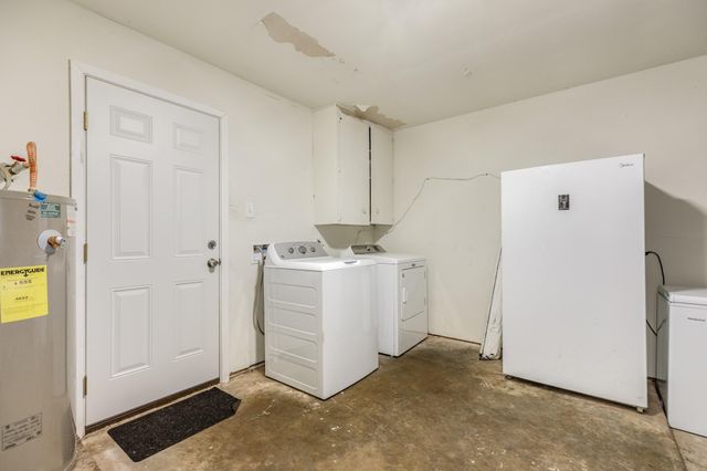 223 Avenue H, Brazoria, TX 77422