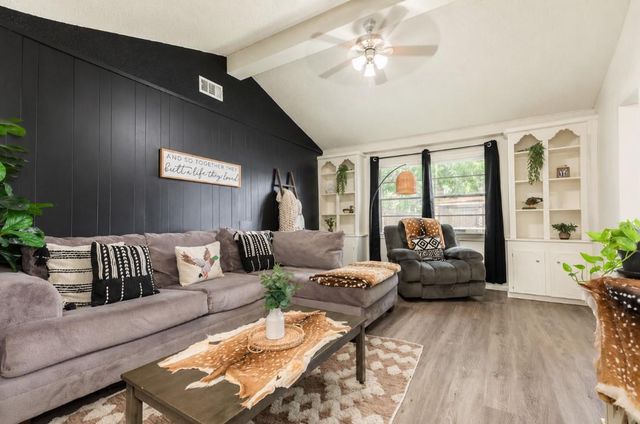 223 Avenue H, Brazoria, TX 77422