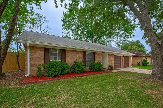 1612 Sleepy Hollow Drive, Pearland, TX 77581