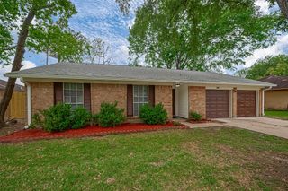 1612 Sleepy Hollow Drive, Pearland, TX 77581