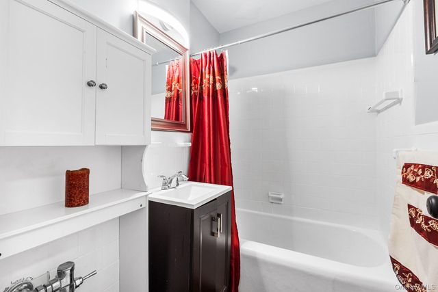 525 W 235th Street 7E, Bronx, NY 10463