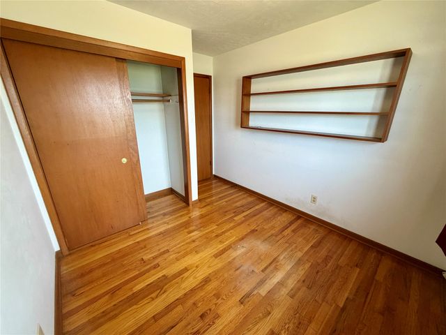1836 Curtis Avenue, Chariton, IA 50049