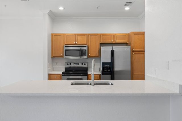 2532 GRAND CENTRAL PARKWAY 6, Orlando, FL 32839