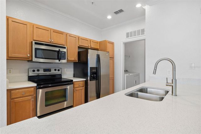 2532 GRAND CENTRAL PARKWAY 6, Orlando, FL 32839