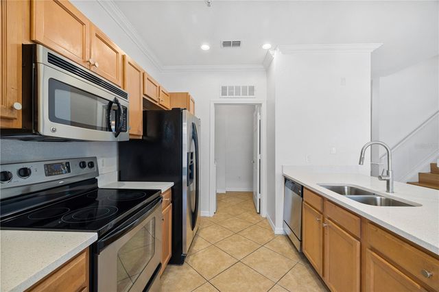 2532 GRAND CENTRAL PARKWAY 6, Orlando, FL 32839