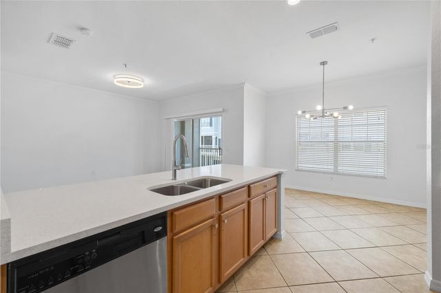 2532 GRAND CENTRAL PARKWAY 6, Orlando, FL 32839