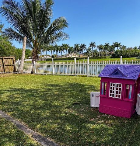 215 NE 32nd Terrace, Homestead, FL 33033