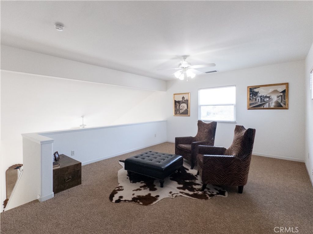 Image 4 of property listing at 337 Village Drive, Dinuba, CA 93618