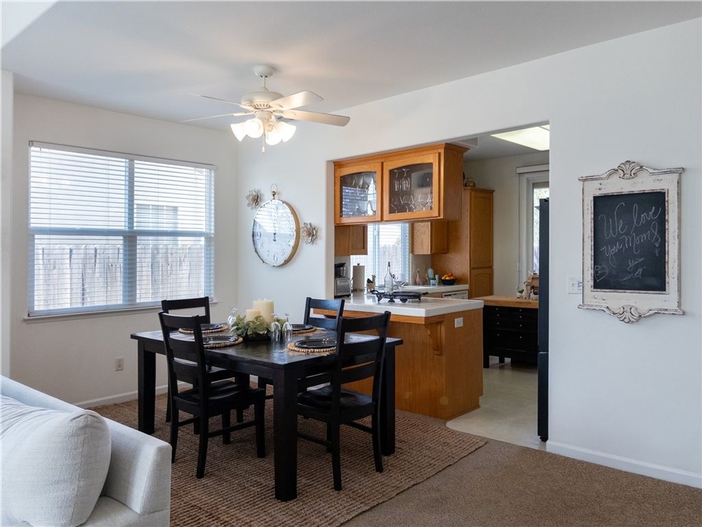 Image 7 of property listing at 337 Village Drive, Dinuba, CA 93618