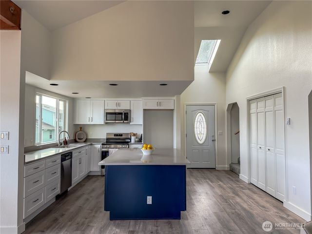 586 Mount Olympus Avenue SE, Ocean Shores, WA 98569