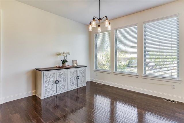 3207 N Chambers St, Wichita, KS 67205