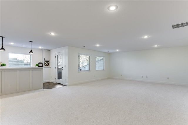 3207 N Chambers St, Wichita, KS 67205