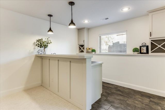 3207 N Chambers St, Wichita, KS 67205