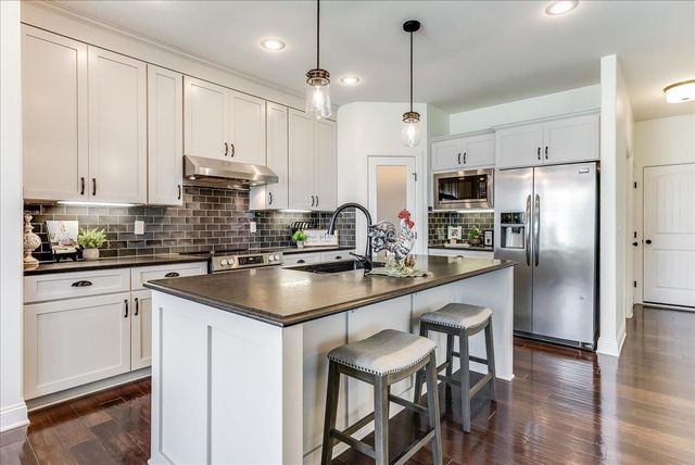 3207 N Chambers St, Wichita, KS 67205