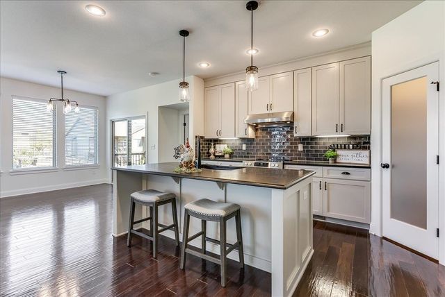 3207 N Chambers St, Wichita, KS 67205