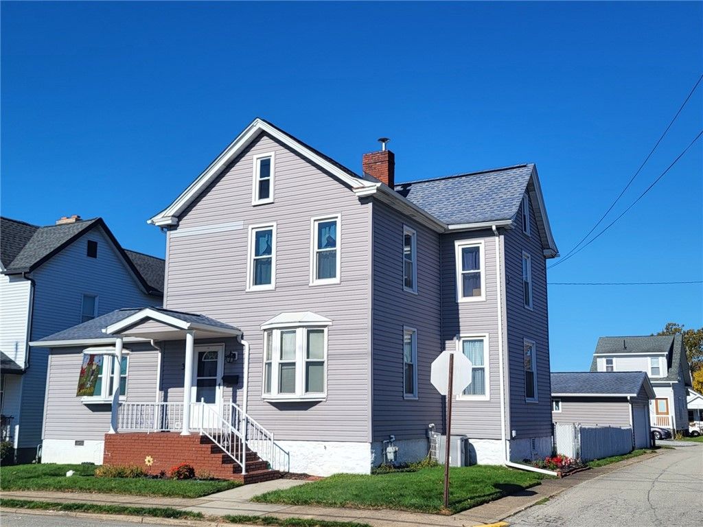 36 Grant St, Latrobe, PA 15650