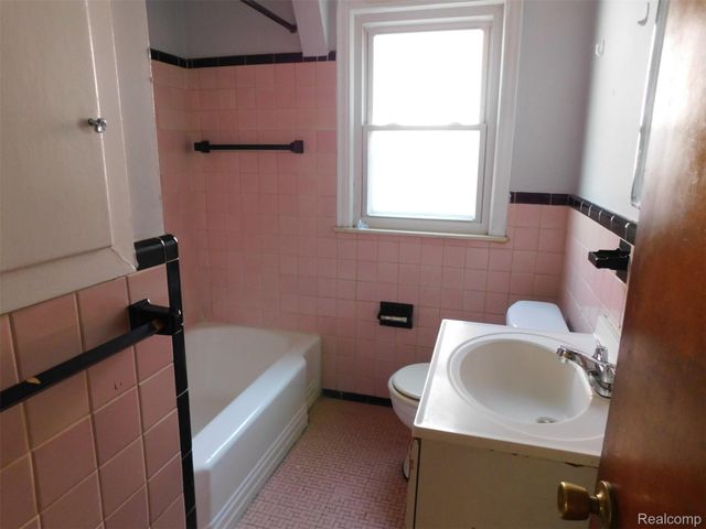 8260 Hartwell Street, Detroit, MI 48228