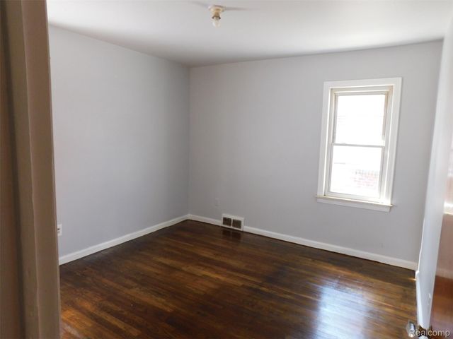 8260 Hartwell Street, Detroit, MI 48228