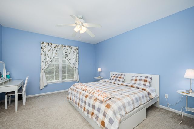 2906 N Knightsbridge Circle, Ann Arbor, MI 48105