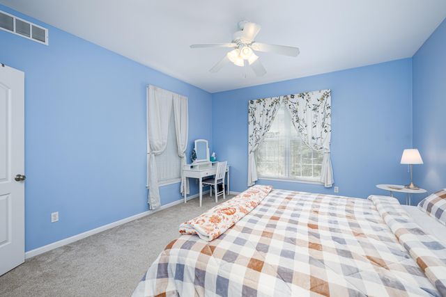 2906 N Knightsbridge Circle, Ann Arbor, MI 48105