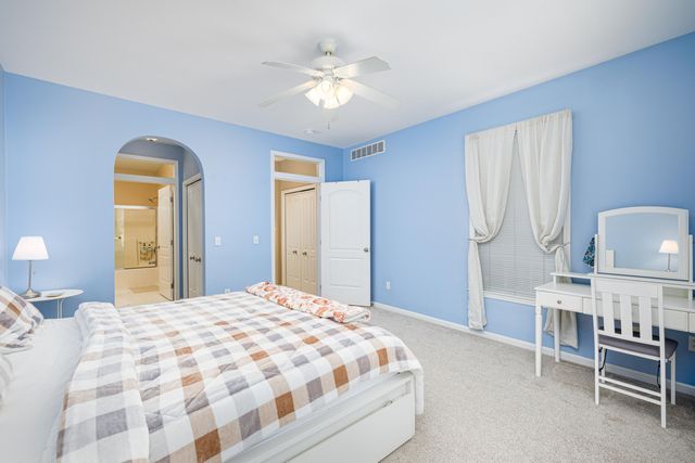 2906 N Knightsbridge Circle, Ann Arbor, MI 48105