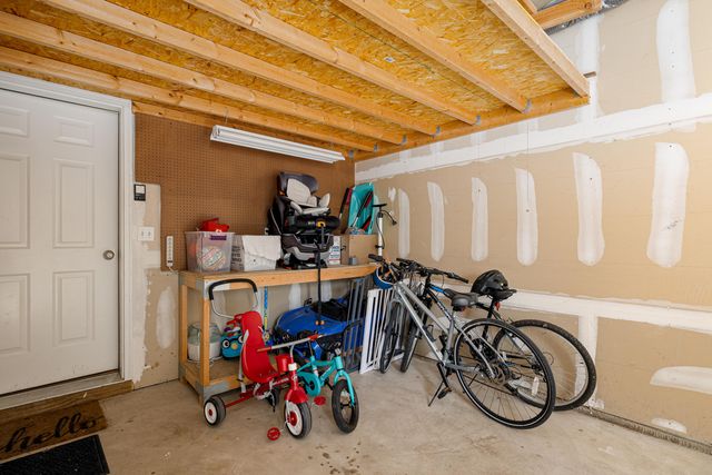 2906 N Knightsbridge Circle, Ann Arbor, MI 48105