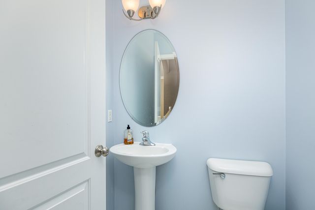 2906 N Knightsbridge Circle, Ann Arbor, MI 48105