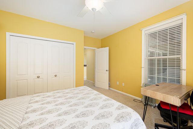 2906 N Knightsbridge Circle, Ann Arbor, MI 48105