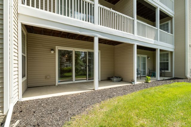 2906 N Knightsbridge Circle, Ann Arbor, MI 48105