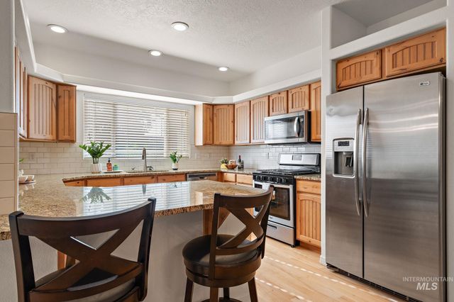 2205 N Aronmink Way, Meridian, ID 83646