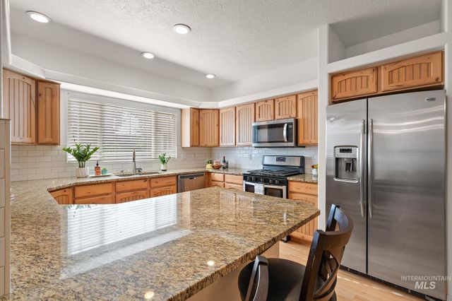 2205 N Aronmink Way, Meridian, ID 83646