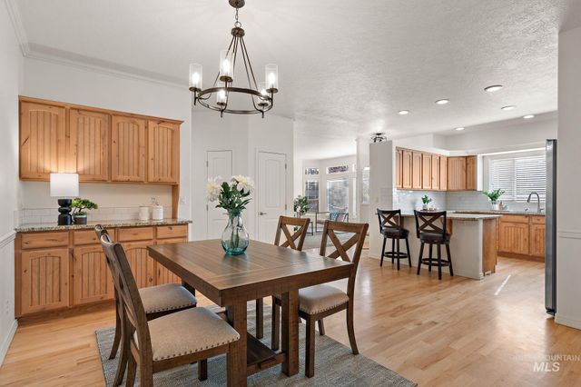 2205 N Aronmink Way, Meridian, ID 83646