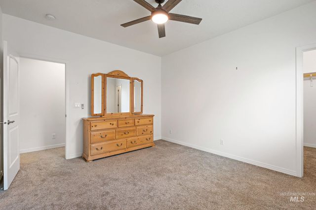 2205 N Aronmink Way, Meridian, ID 83646