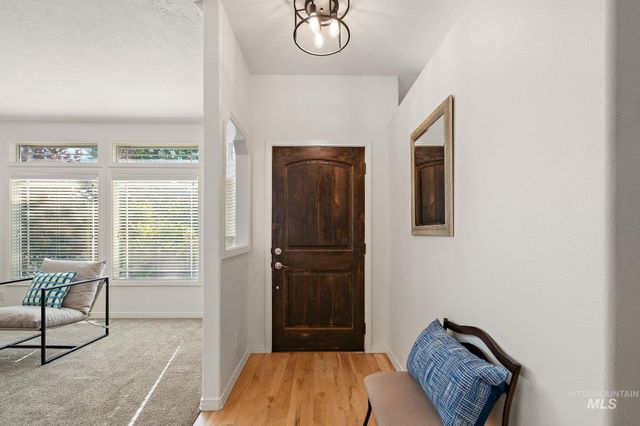 2205 N Aronmink Way, Meridian, ID 83646